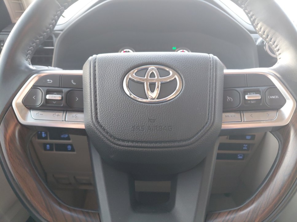 تويوتا لاند كروزور جي اكس ار 4 2024 image