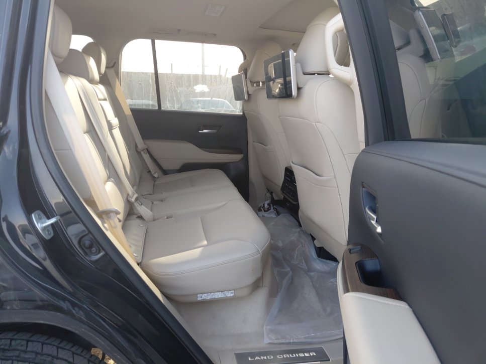 تويوتا لاند كروزور جي اكس ار 4 2024 image