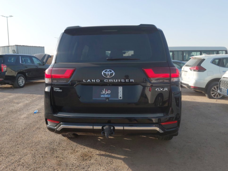 تويوتا لاند كروزور جي اكس ار 4 2024 image