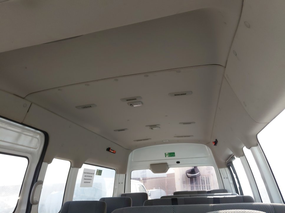 Nissan Urvan  2020 image