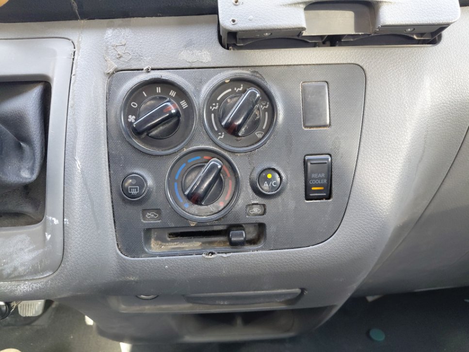 Nissan Urvan  2020 image