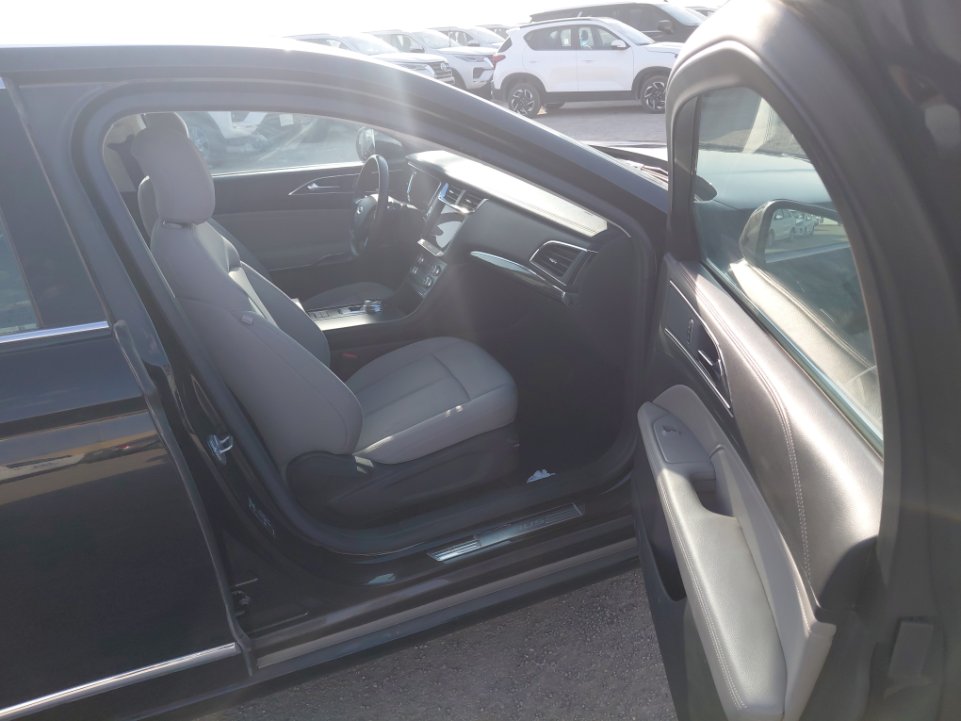 Ford Taurus  2022 image