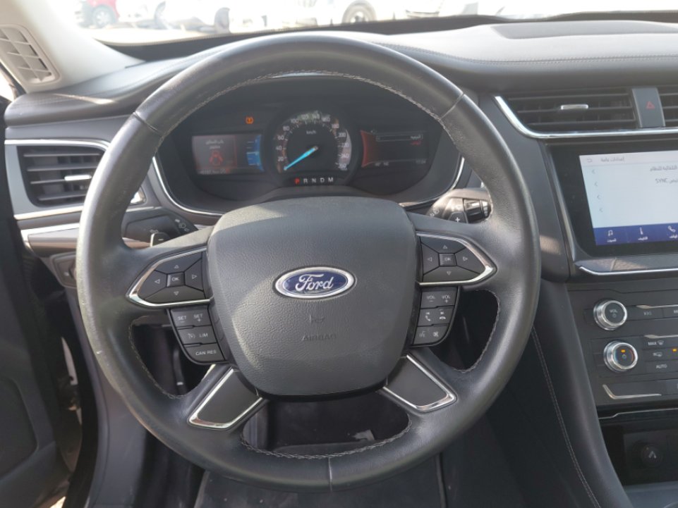 Ford Taurus  2022 image