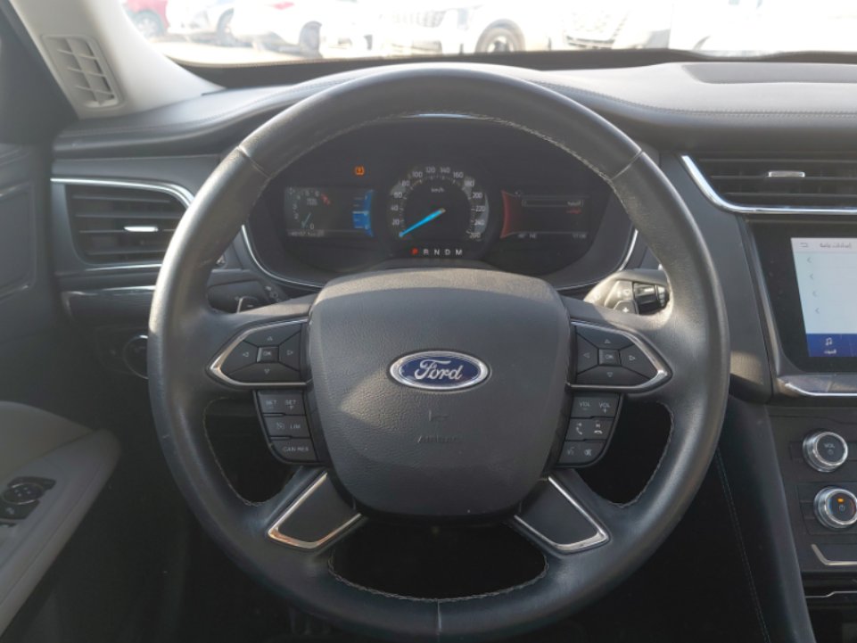 Ford Taurus  2022 image