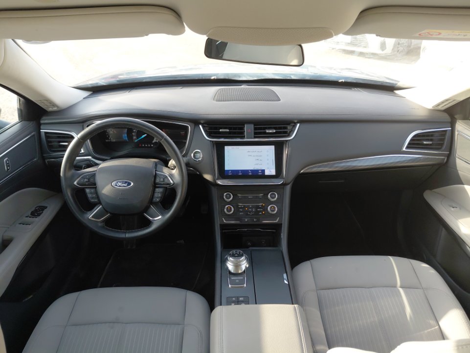 Ford Taurus  2022 image