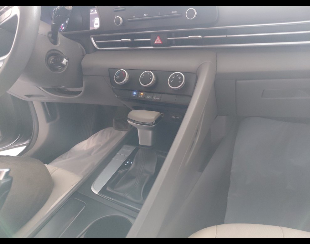 Hyundai Elantra  2021 image