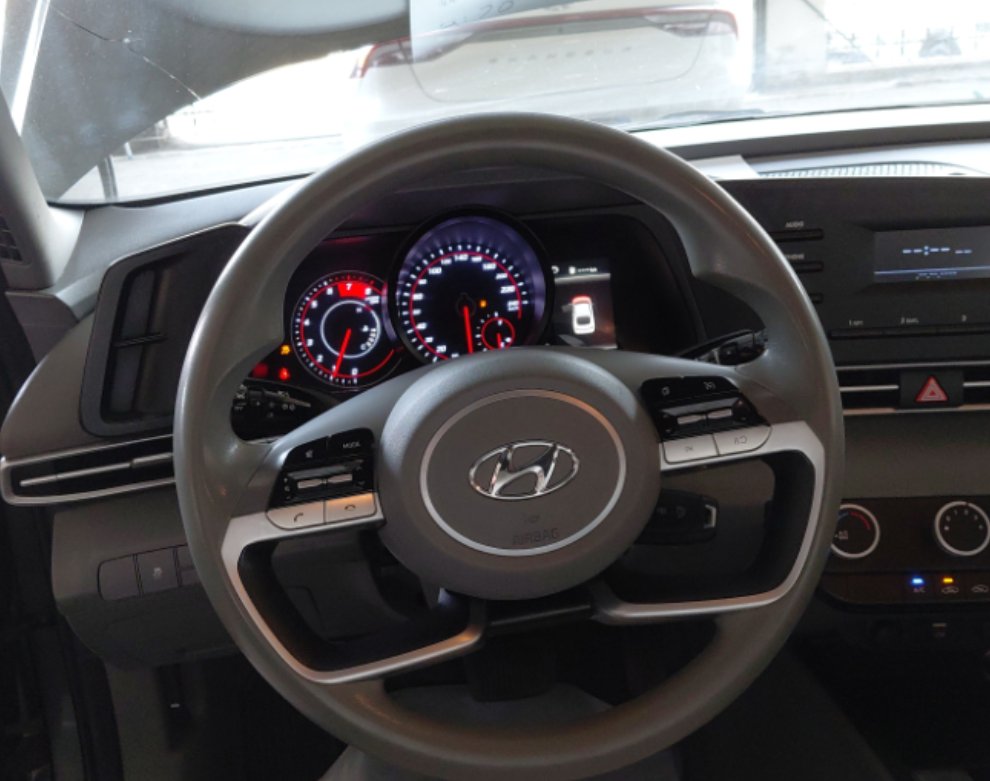 Hyundai Elantra  2021 image