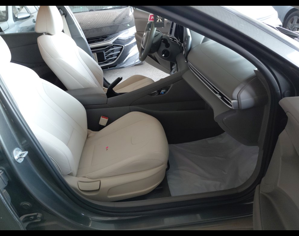 Hyundai Elantra  2021 image