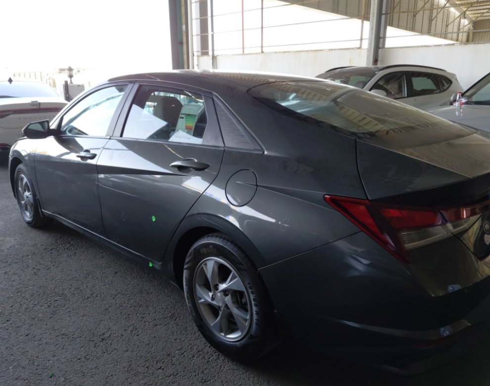 Hyundai Elantra  2021 image