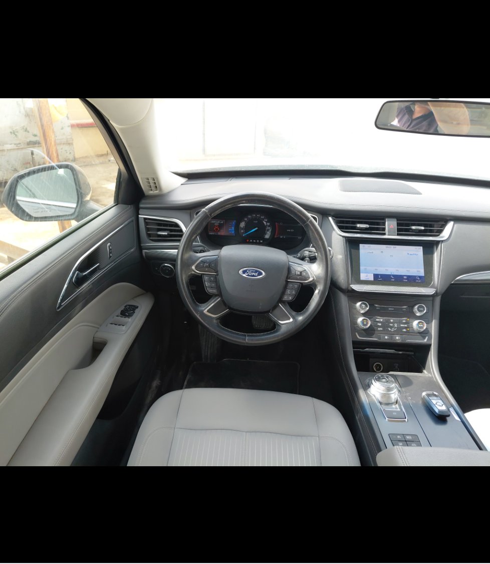 Ford Taurus  2022 image