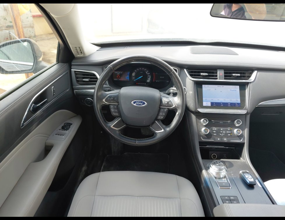 Ford Taurus  2022 image