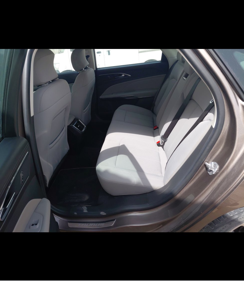 Ford Taurus  2022 image