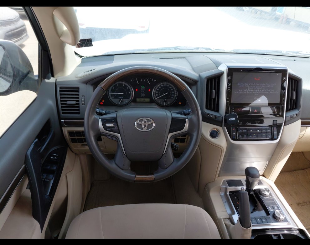 Toyota Land Cruiser GXR 2 2021 image