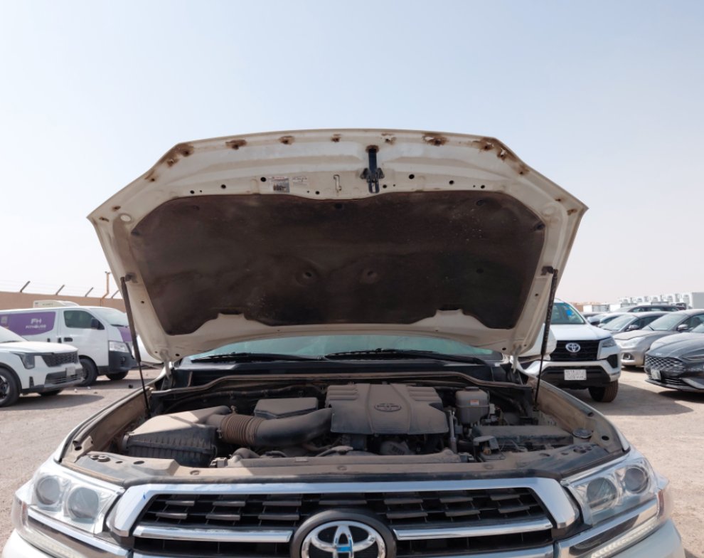 Toyota Land Cruiser GXR 2 2021 image