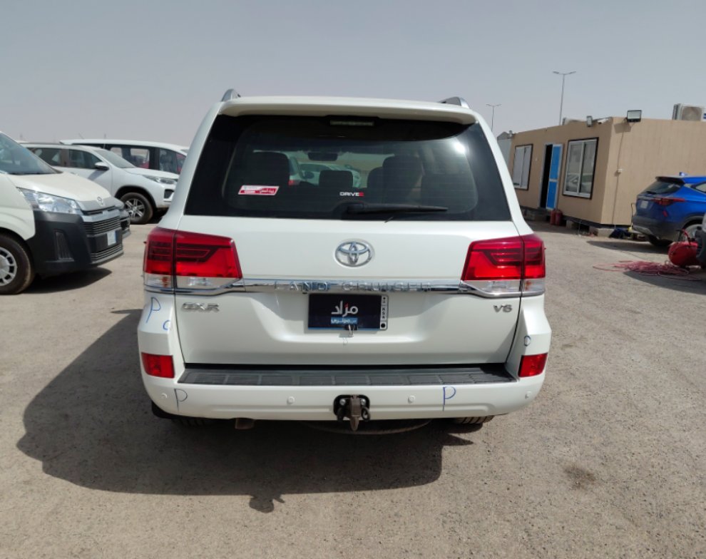 Toyota Land Cruiser GXR 2 2021 image