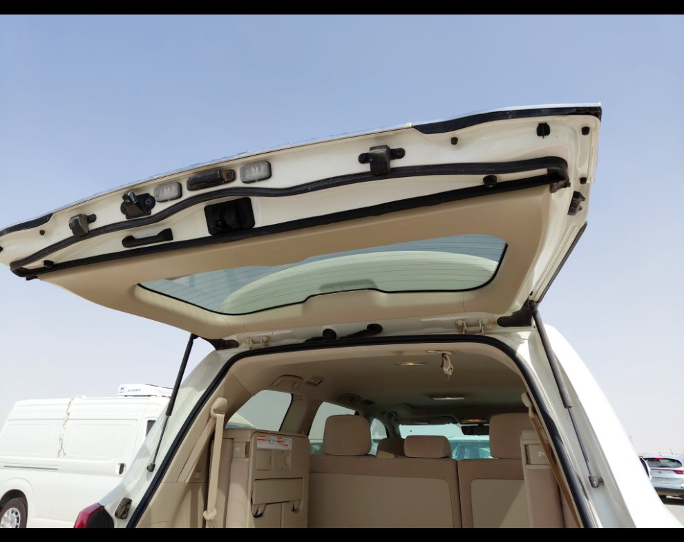 Toyota Land Cruiser GXR 2 2021 image