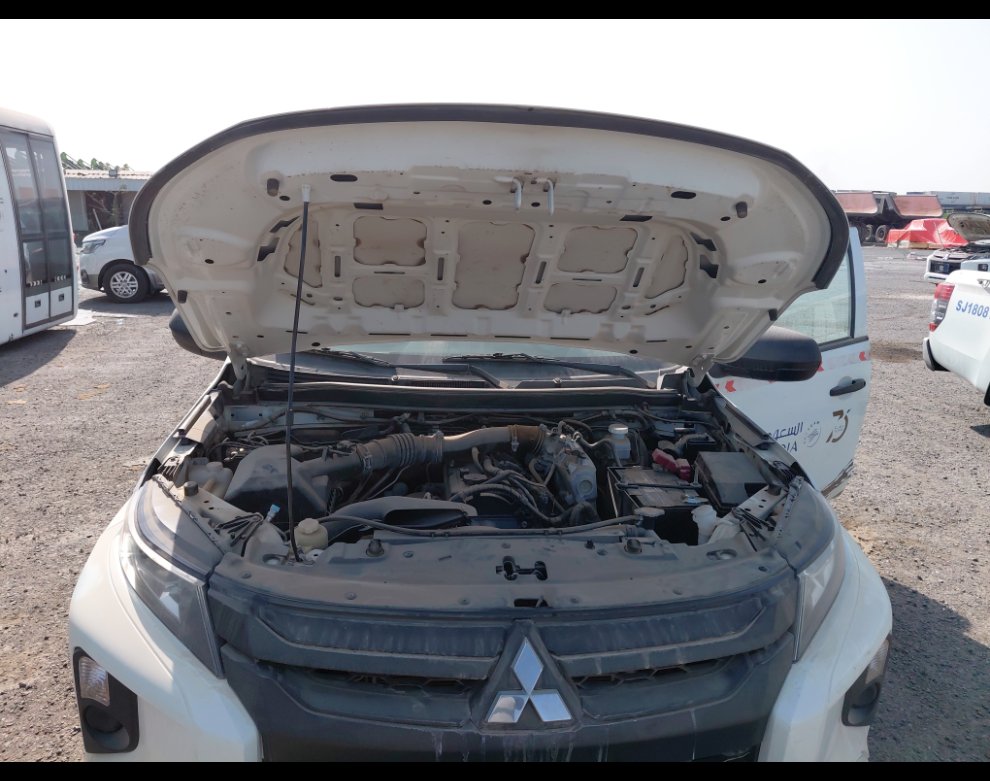 Mitsubishi L200  2020 image