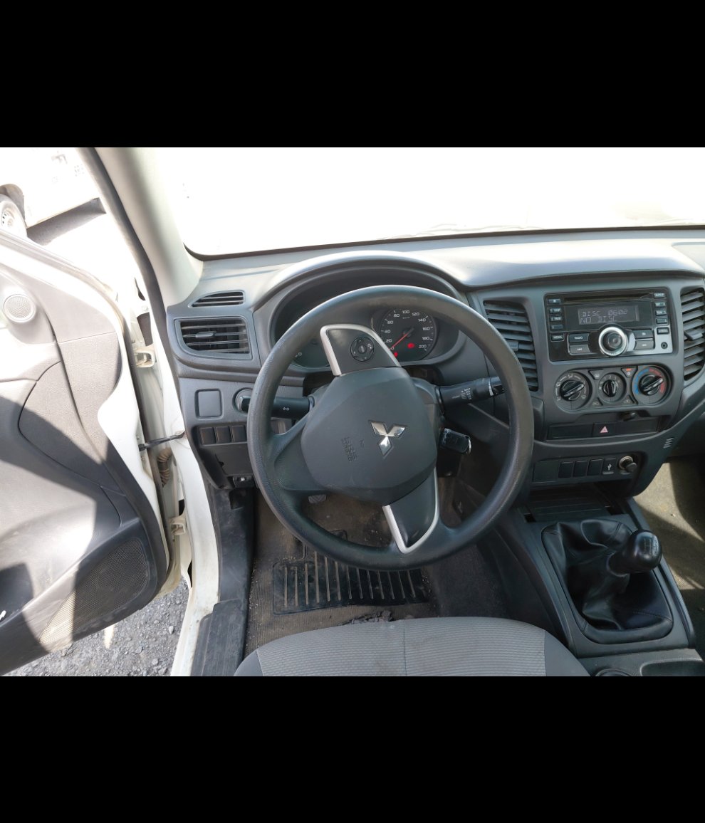 Mitsubishi L200  2020 image