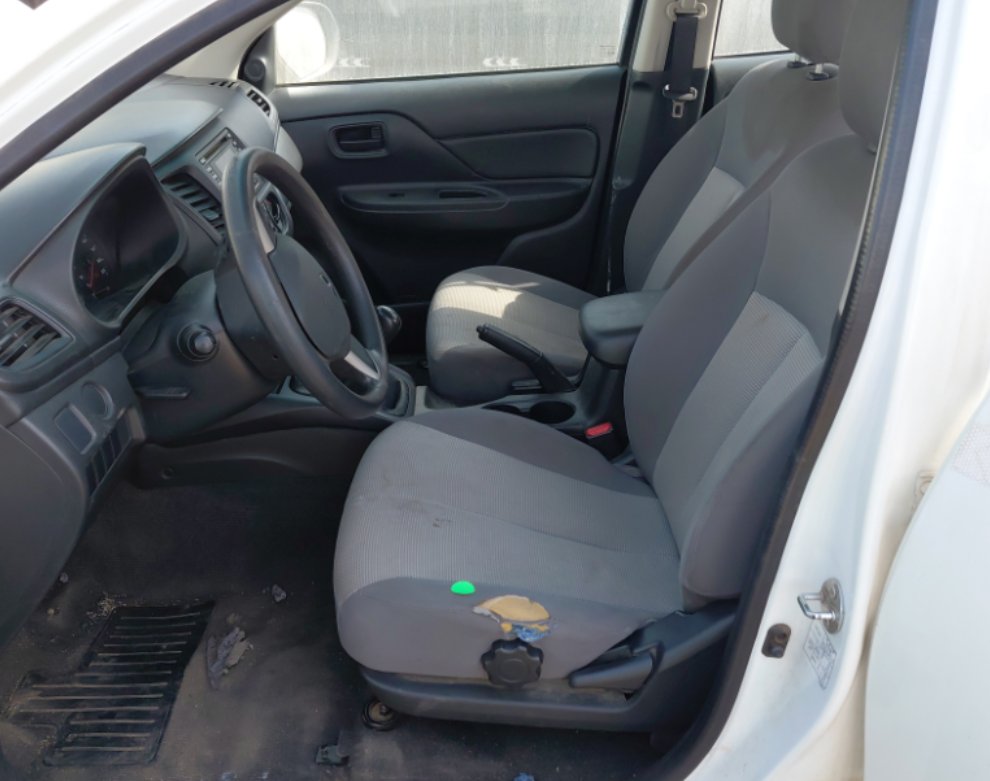 Mitsubishi L200  2020 image