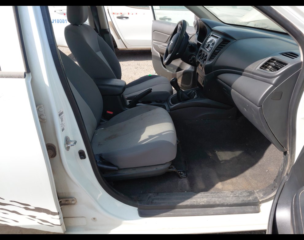 Mitsubishi L200  2020 image