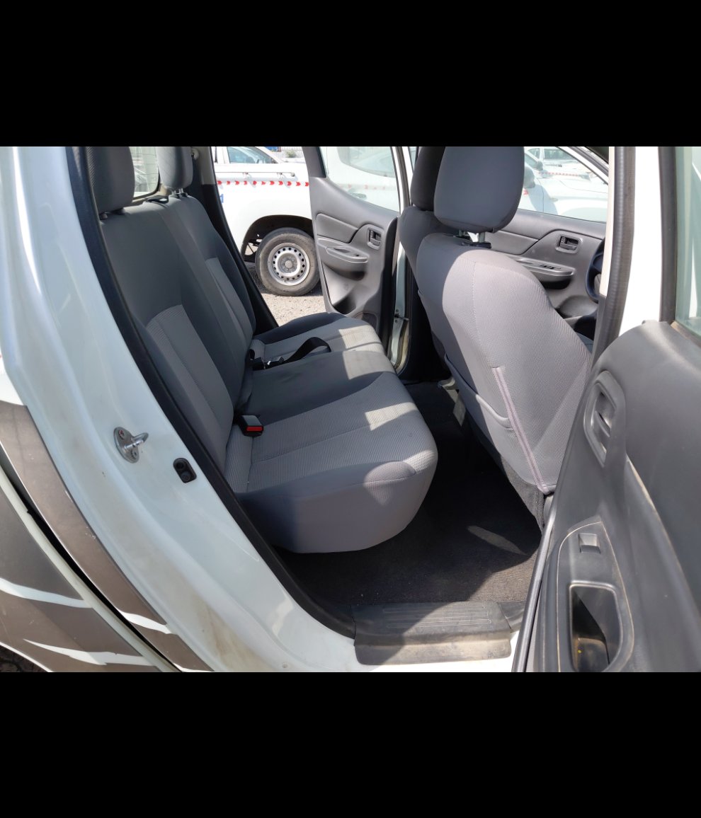 Mitsubishi L200  2020 image