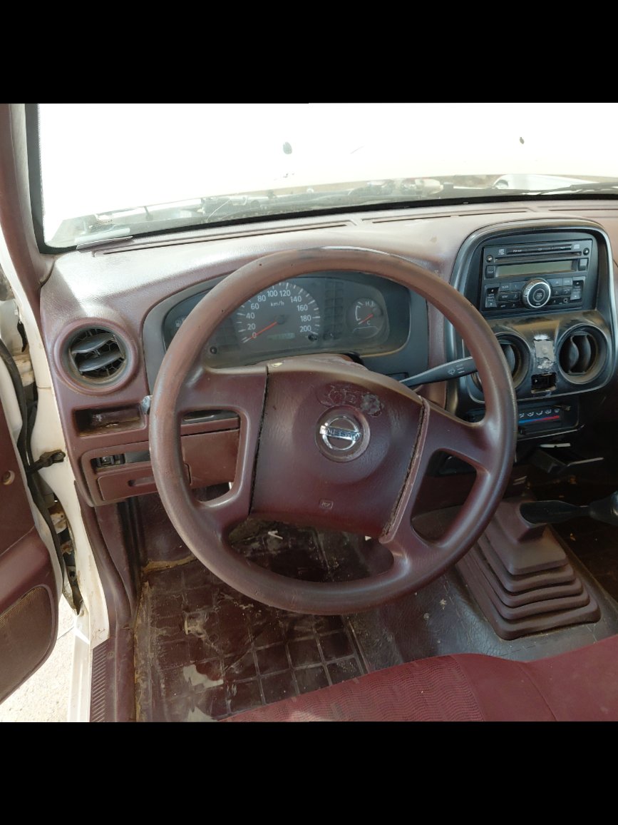 Nissan Pickup  2013 image