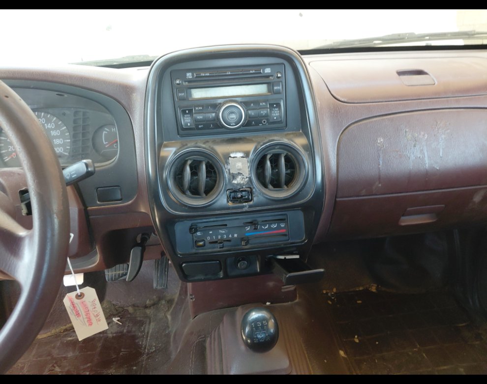 Nissan Pickup  2013 image