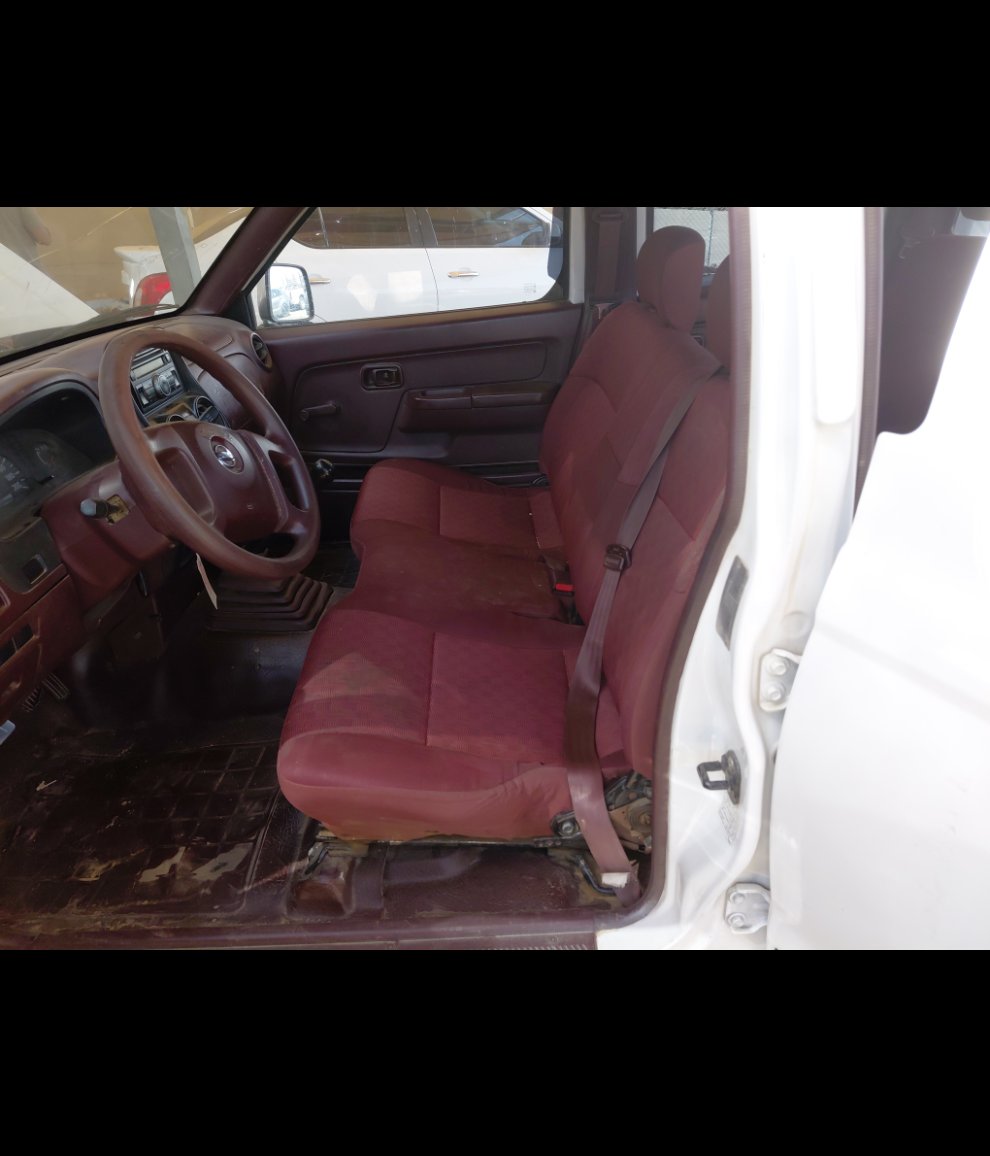 Nissan Pickup  2013 image