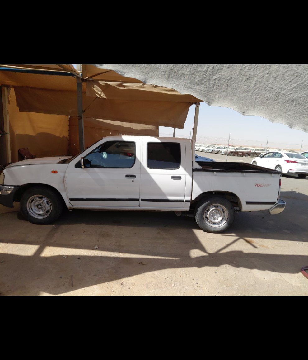 Nissan Pickup  2013 image