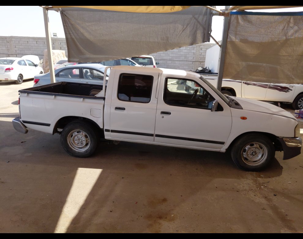 Nissan Pickup  2013 image