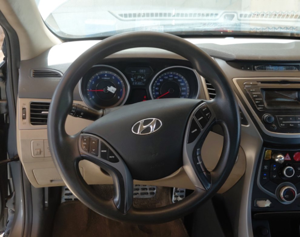 Hyundai Elantra  2016 image