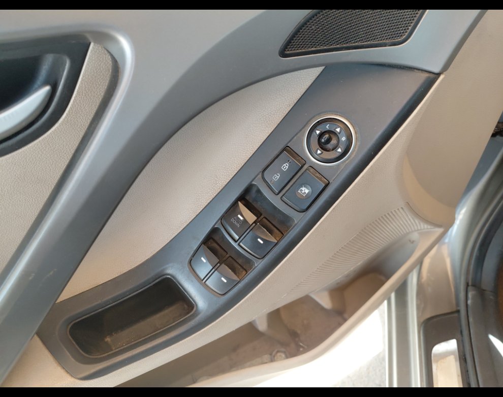 Hyundai Elantra  2016 image