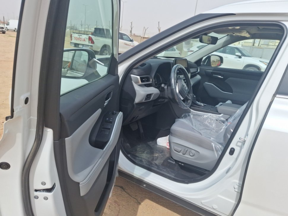 تويوتا هايلاندر LE HEV 2023 image