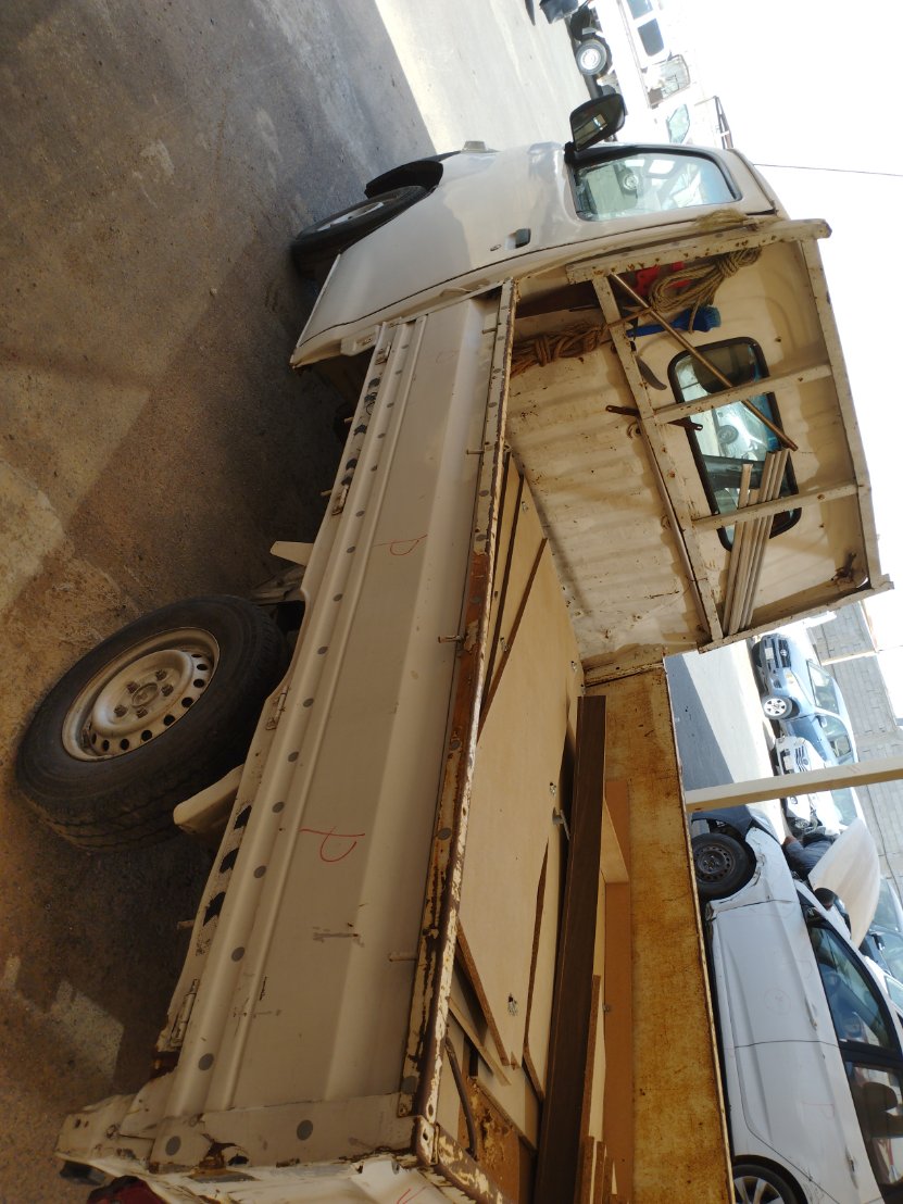 دايهاتسو دباب  2012 image