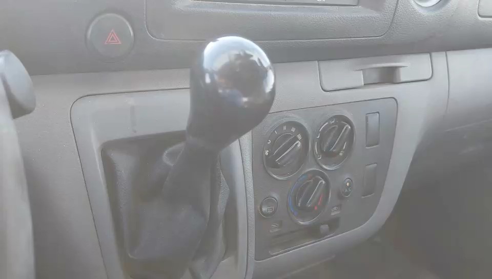 نيسان NV350 Urvan  2020 video