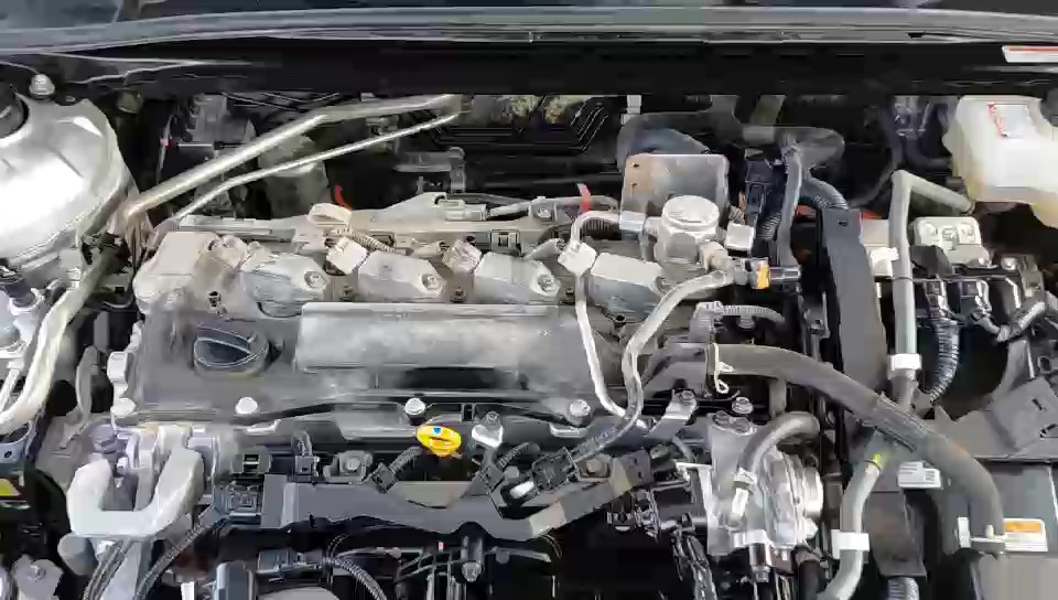 Toyota Camry LE HEV 2021 video