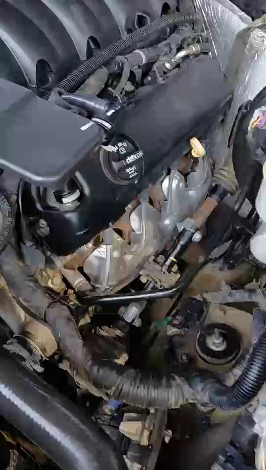 GMC Suburban LS 2016 video