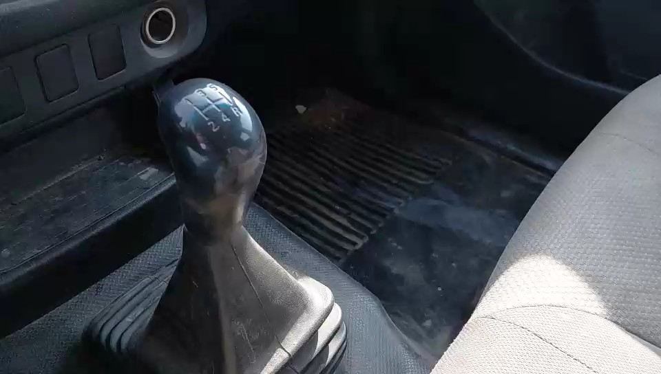 Mitsubishi L200 2x4 2022 video