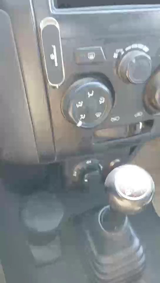 Isuzu D MAX 4x4 2020 video