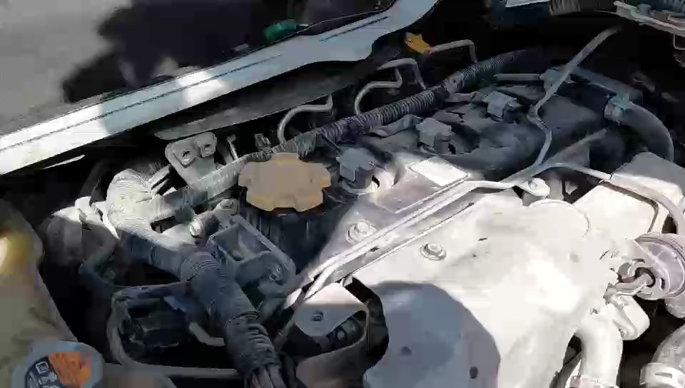 Nissan Urvan  2021 video