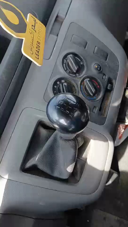 Nissan Urvan  2021 video