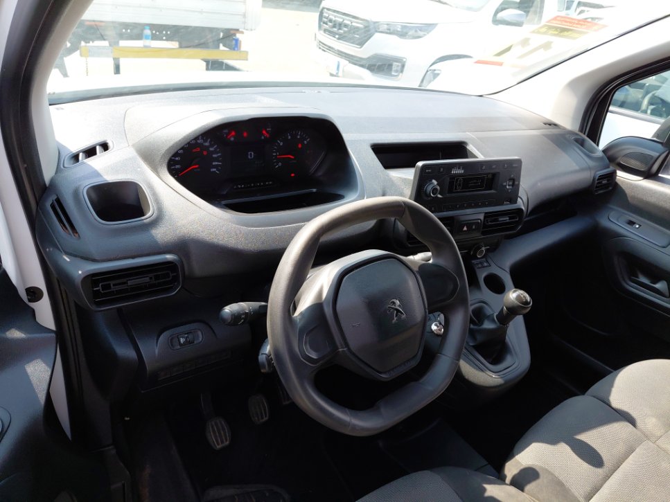 بيجو بارتنر  2022 image