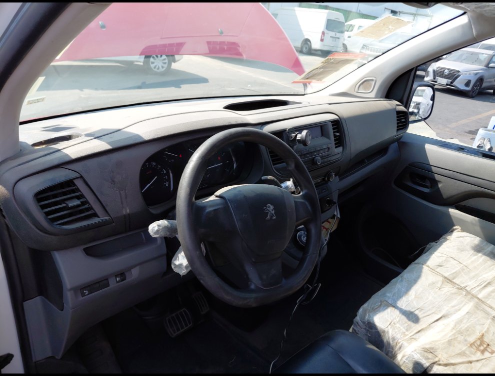 بيجو اكسبرت فان  2022 image