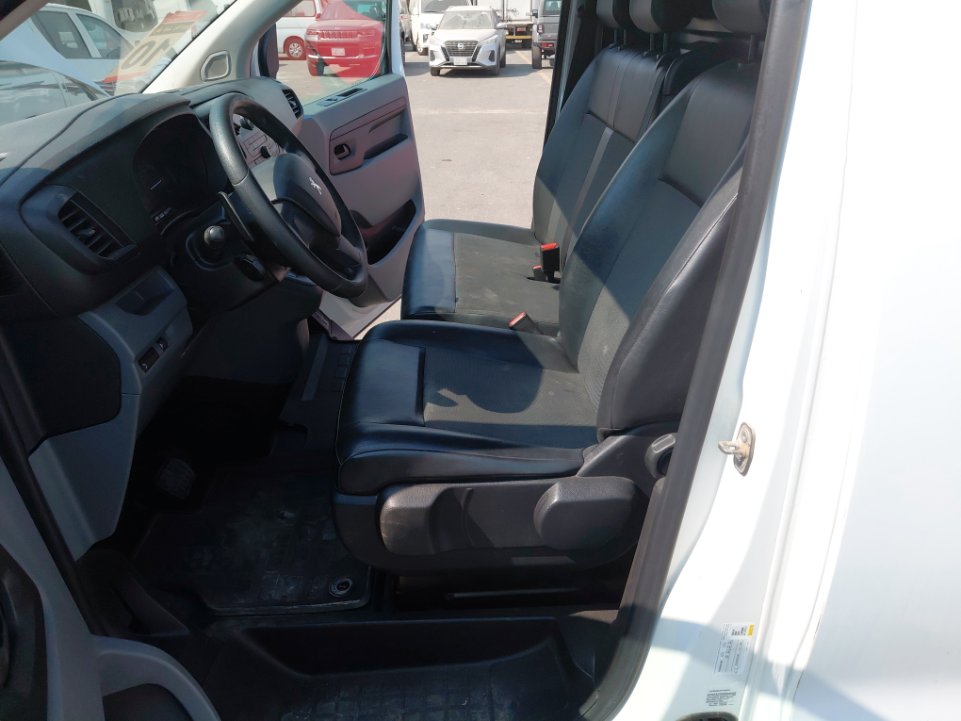 Peugeot  Expert Van  2022 image