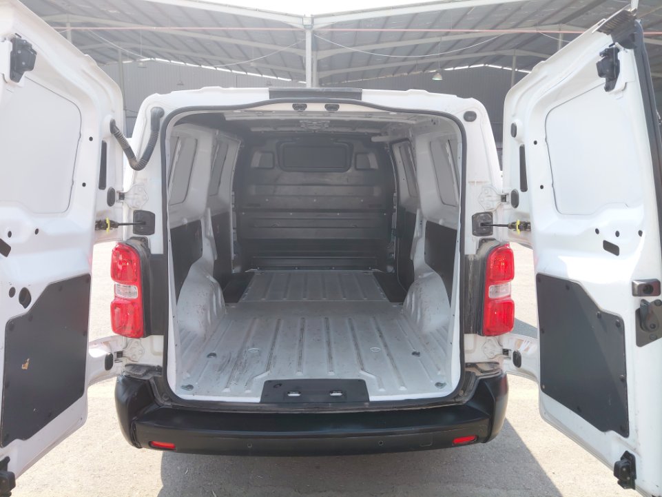 Peugeot  Expert Van  2022 image