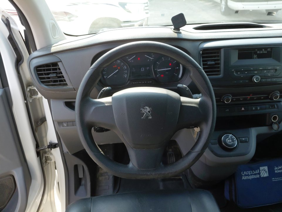 Peugeot  Expert Van  2022 image