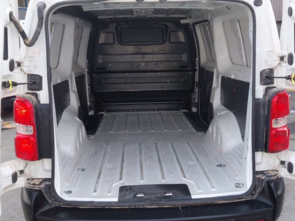 بيجو اكسبرت فان  2022 image