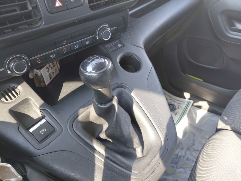 Peugeot  Partner  2022 image