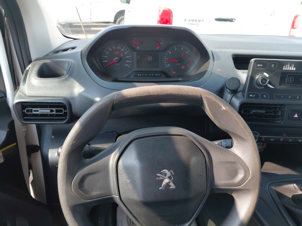 Peugeot  Partner  2022 image