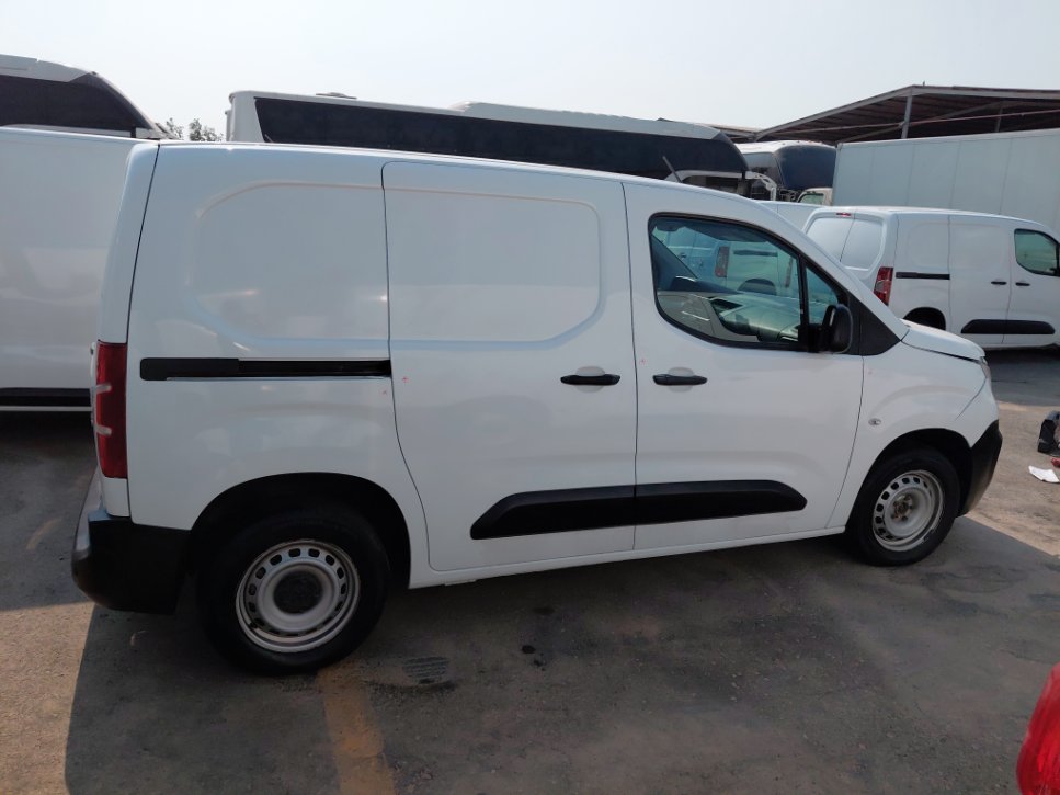 Peugeot  Partner  2022 image